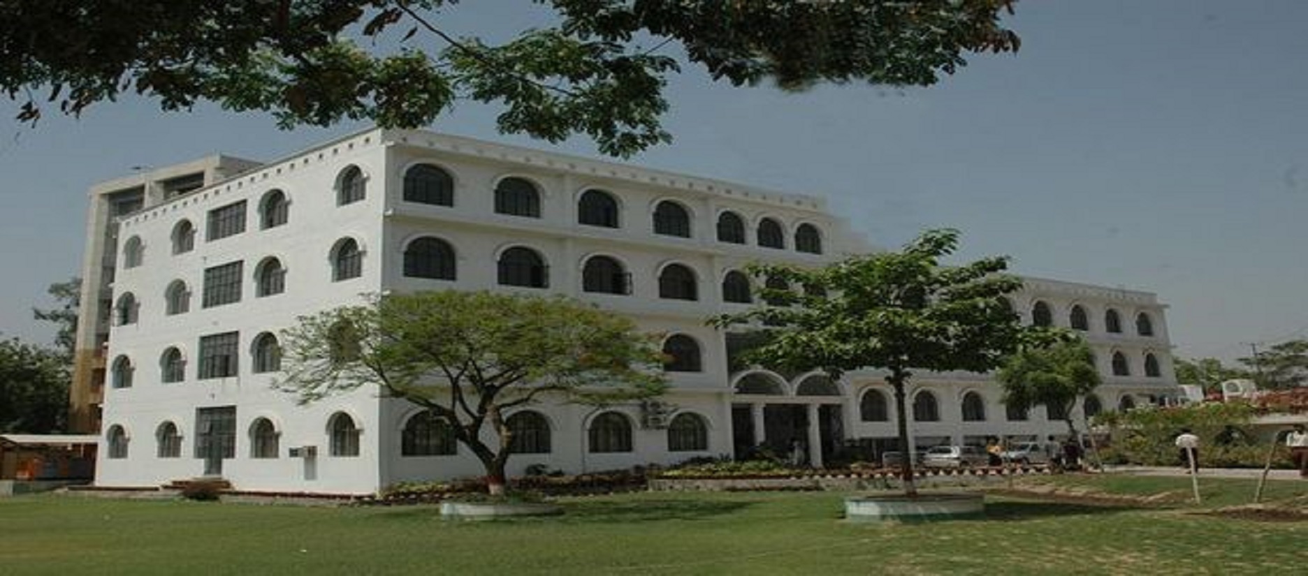 National PG College